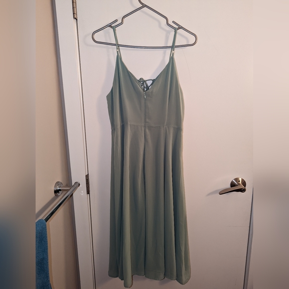 Lulu's Dress - Picture 6 of 10